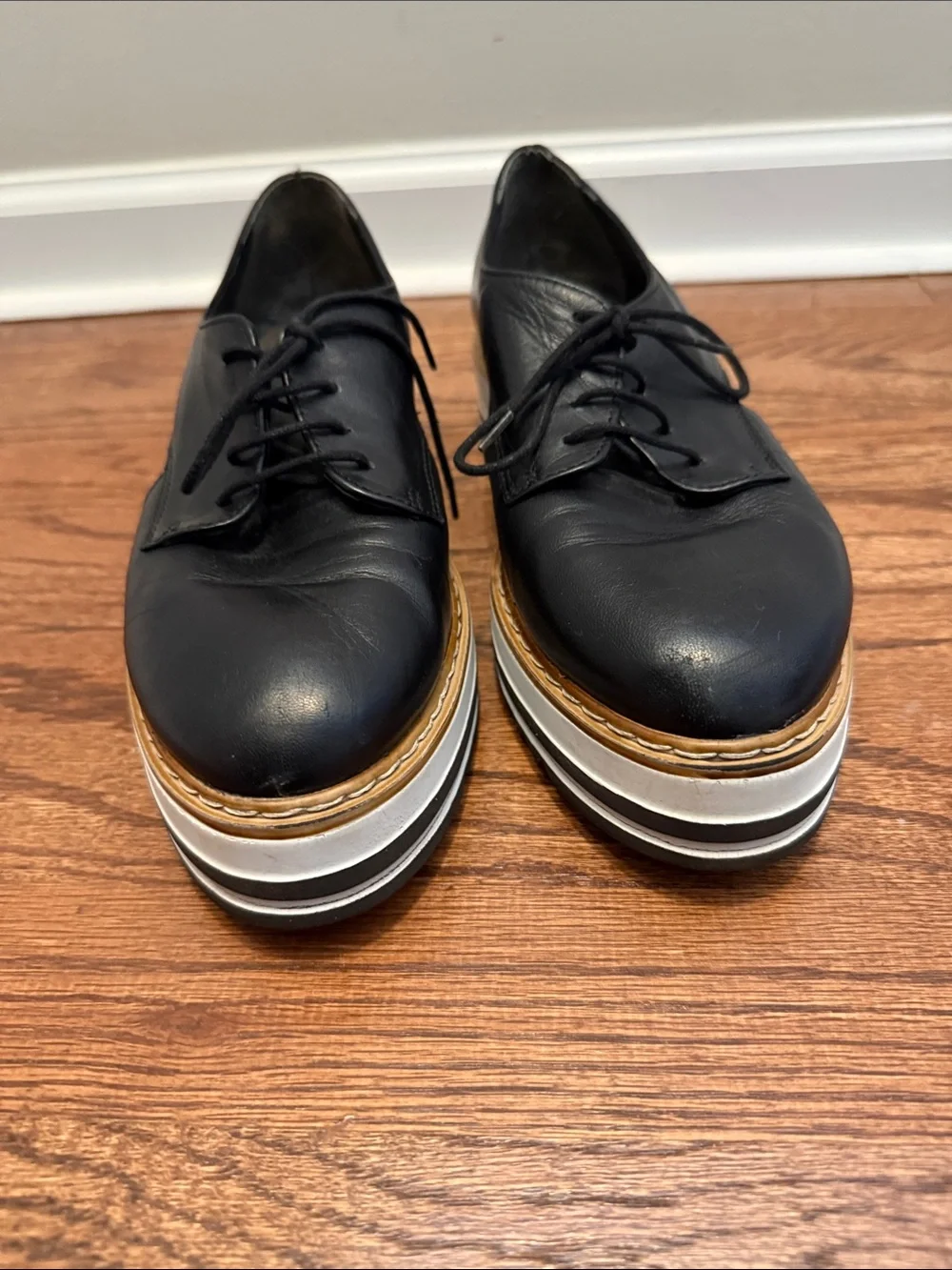 Summit By White Mountain Brody Platform Oxford in Black Italian Leather